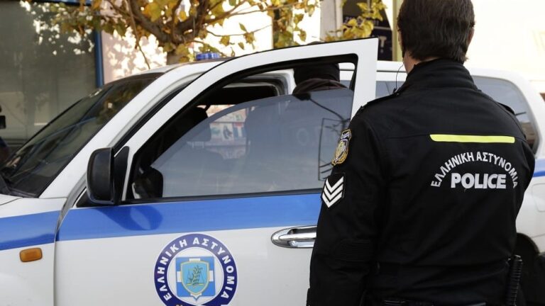 Policia-ne-Greqi-CREDITS-Politikakritis.gr_