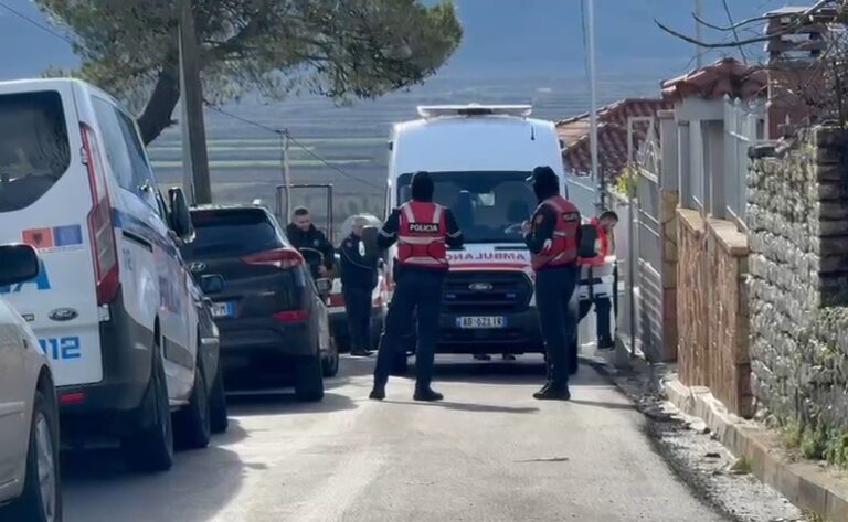 ambulance sarande policia